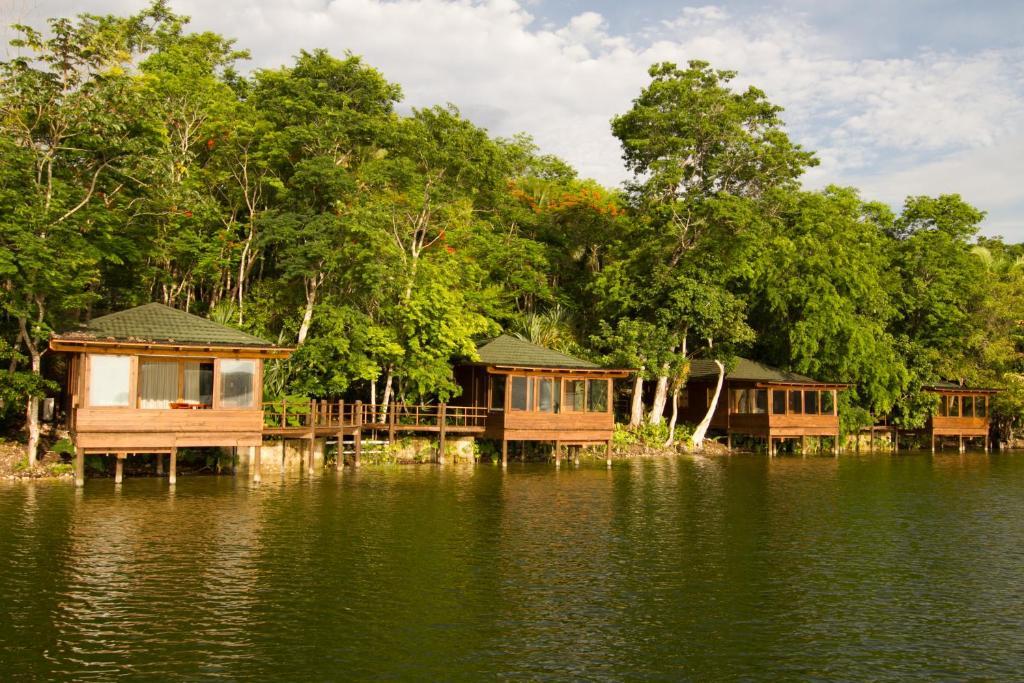 Las Lagunas Boutique Hotel Flores Eksteriør billede